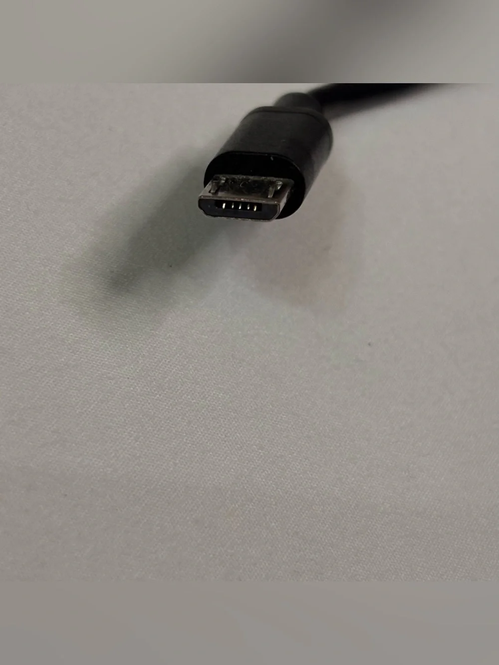 12V 1A Switching Adapter - Black - Picture 5 of 6